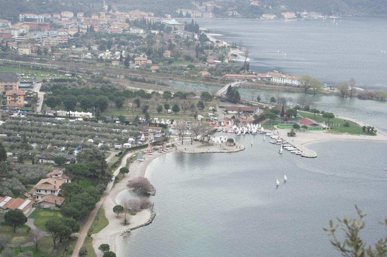 Hotel Villa Verde Torbole Sul Garda Bagian luar foto