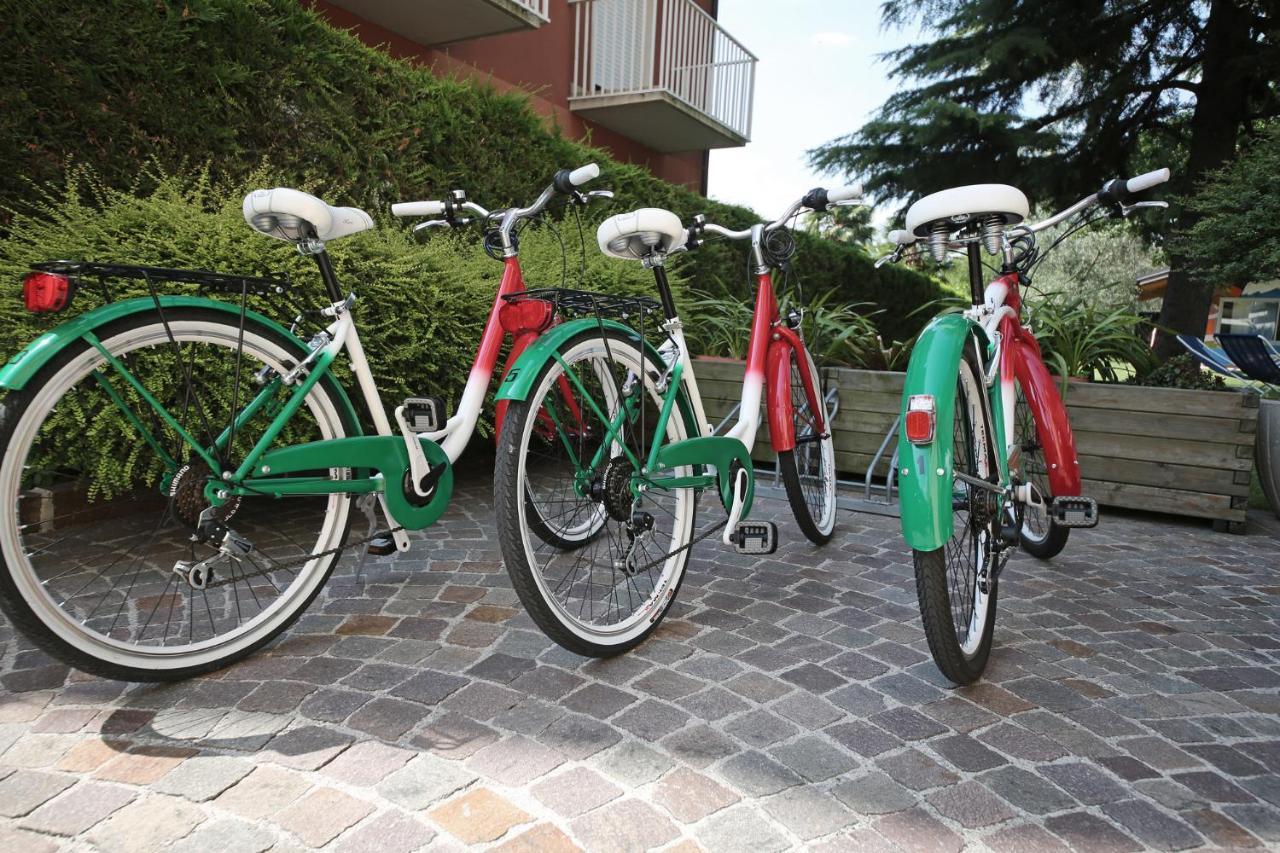 Hotel Villa Verde Torbole Sul Garda Bagian luar foto