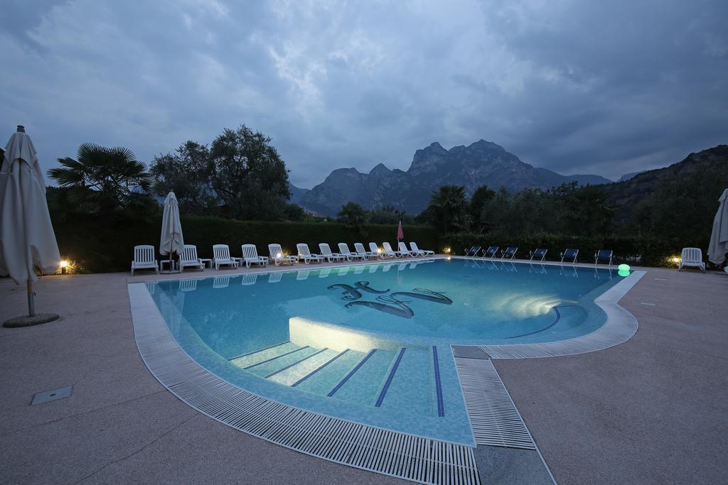 Hotel Villa Verde Torbole Sul Garda Bagian luar foto