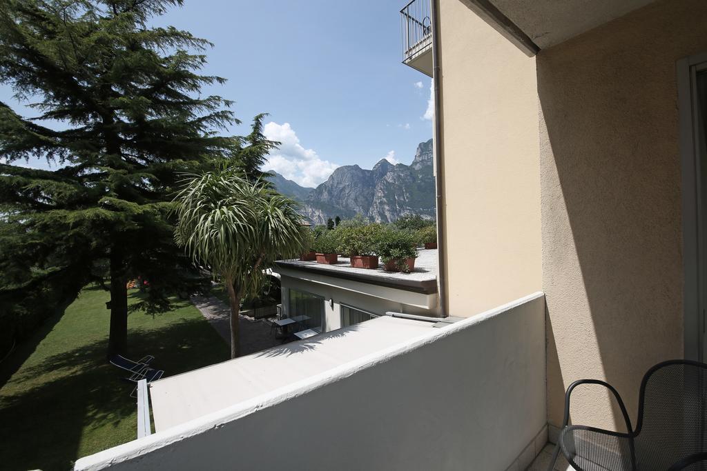 Hotel Villa Verde Torbole Sul Garda Bagian luar foto