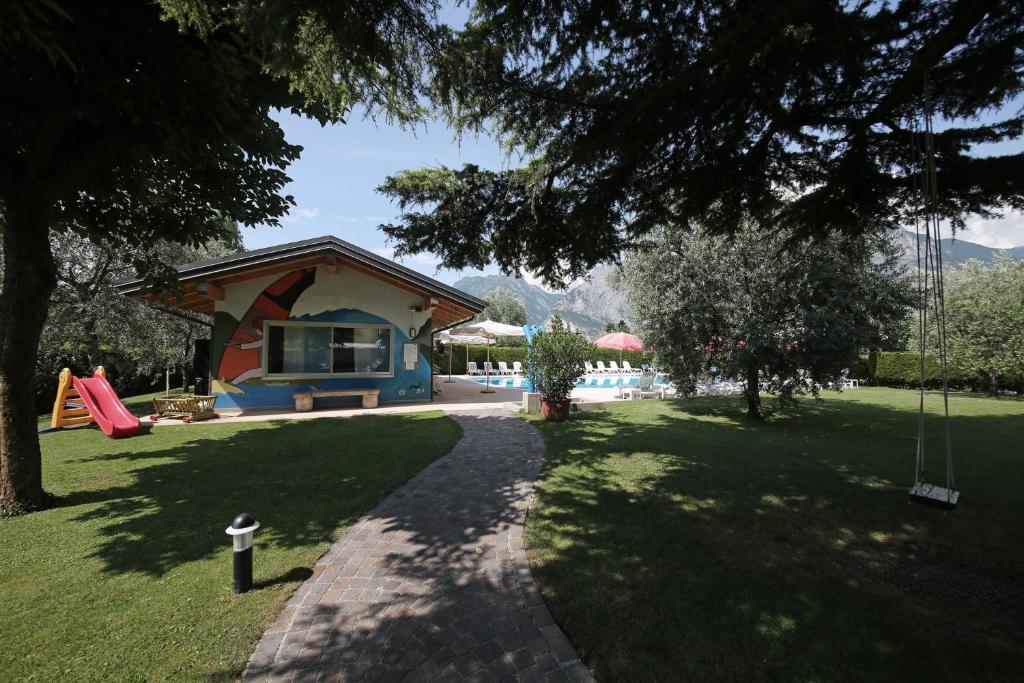 Hotel Villa Verde Torbole Sul Garda Bagian luar foto