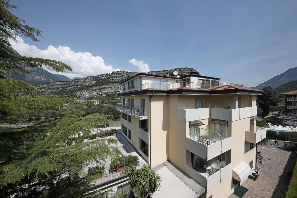 Hotel Villa Verde Torbole Sul Garda Bagian luar foto