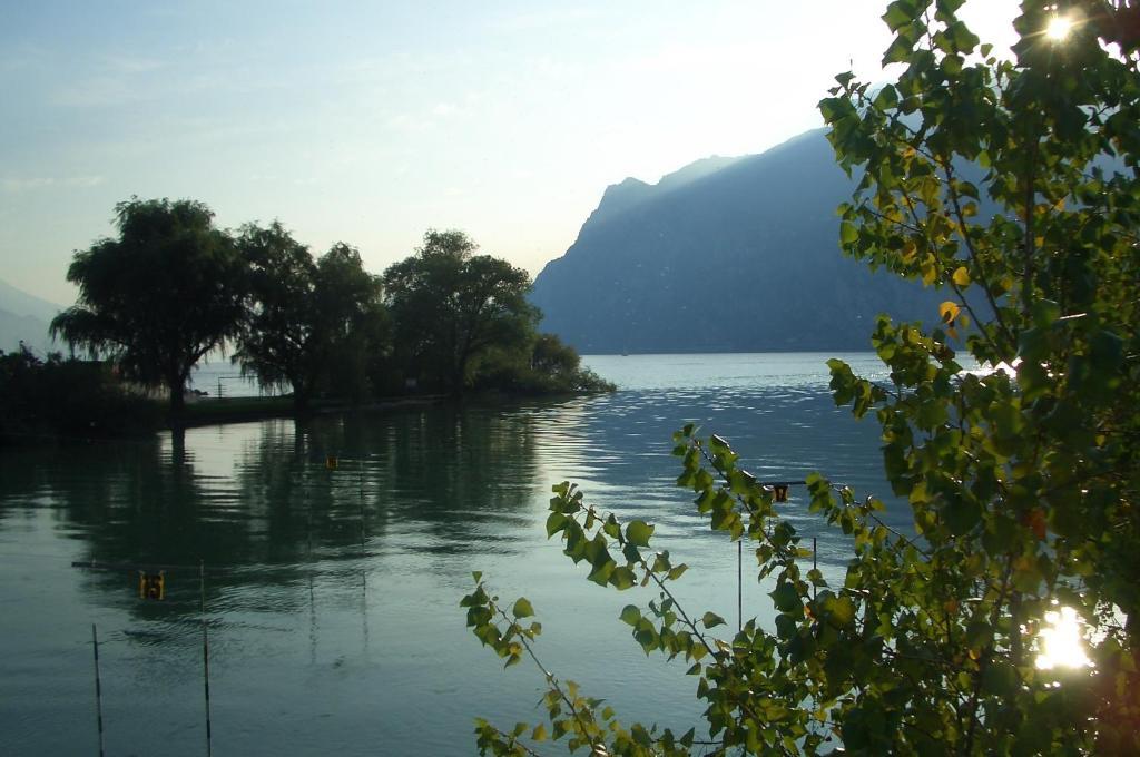 Hotel Villa Verde Torbole Sul Garda Bagian luar foto